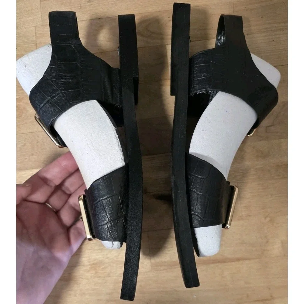 Steve Madden 8M Santo Strappy Sandal Gold Buckles Ankle Strap Black Croc Leather